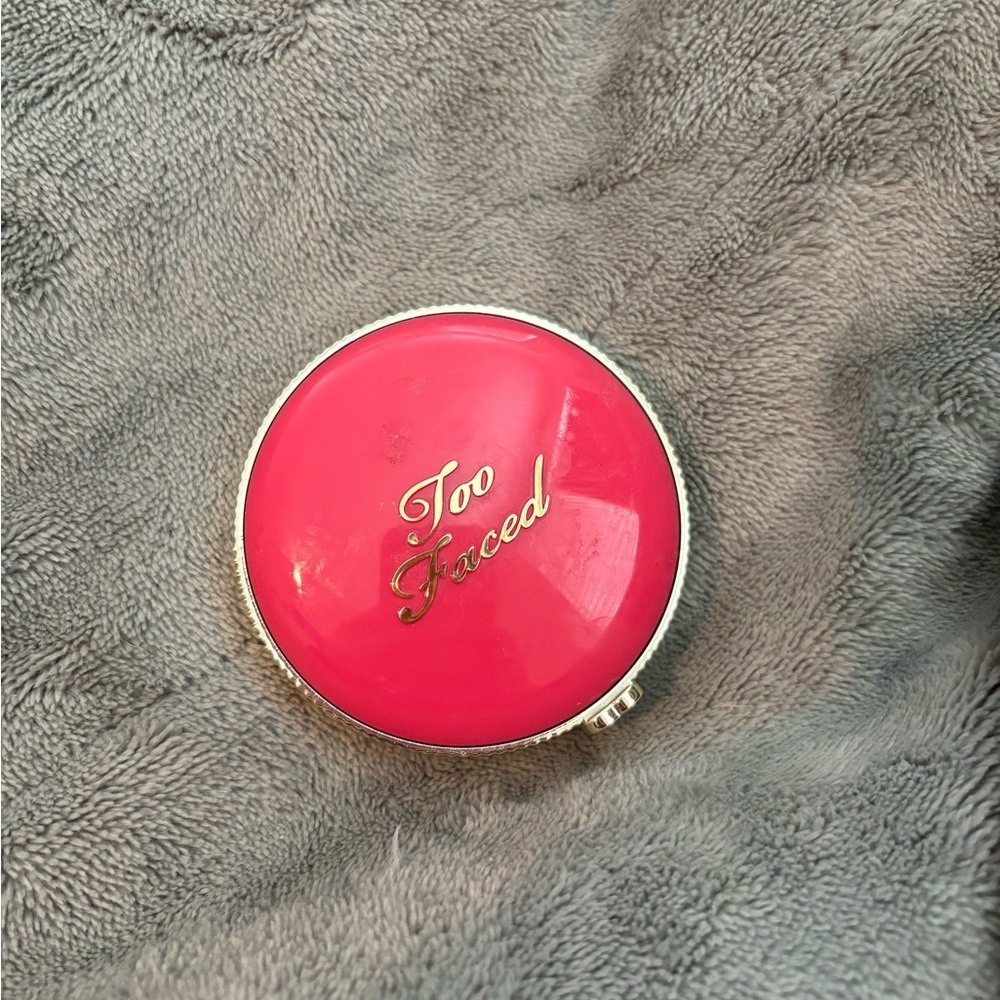 Too Faced Pink Blush - Picture 2 of 3